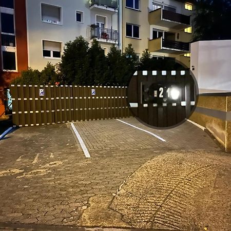 סארברוקן Living At Saarpartments -Adultsonly- 2 Bedrooms, Kitchen - Business & Holiday Apartments For Long- And Short Term Stay, 3 Min To Train Station, Secure E-Bike Parking! מראה חיצוני תמונה